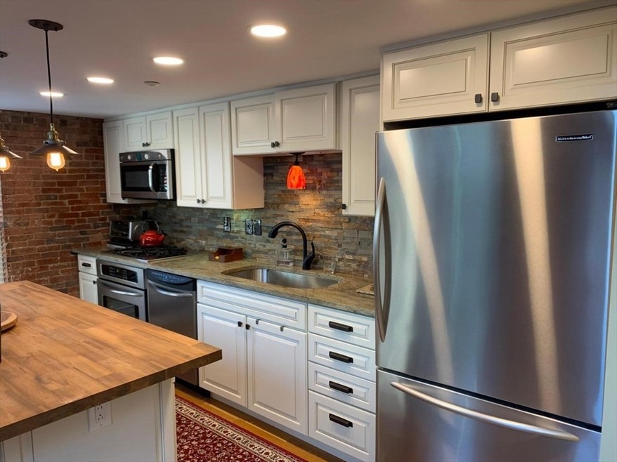 101 Broad St unit 6E, Boston, MA 02110 - photo 1