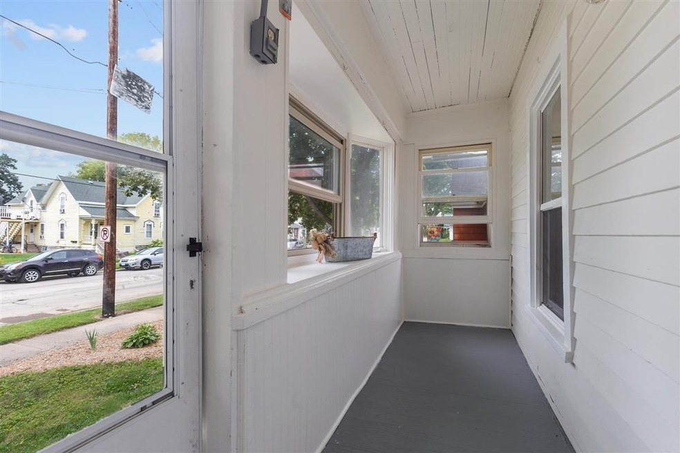 1208 Elmwood Ave, Oshkosh, WI 54901 - photo 1