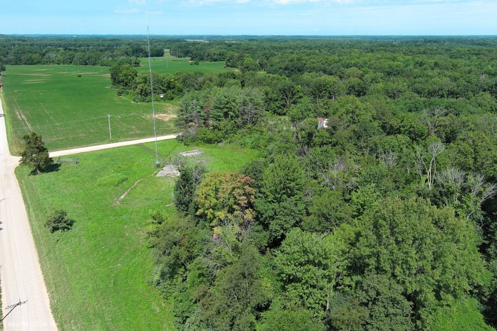 0002 Red Hills Ln, Bridgeport, IL 62417 - photo 1