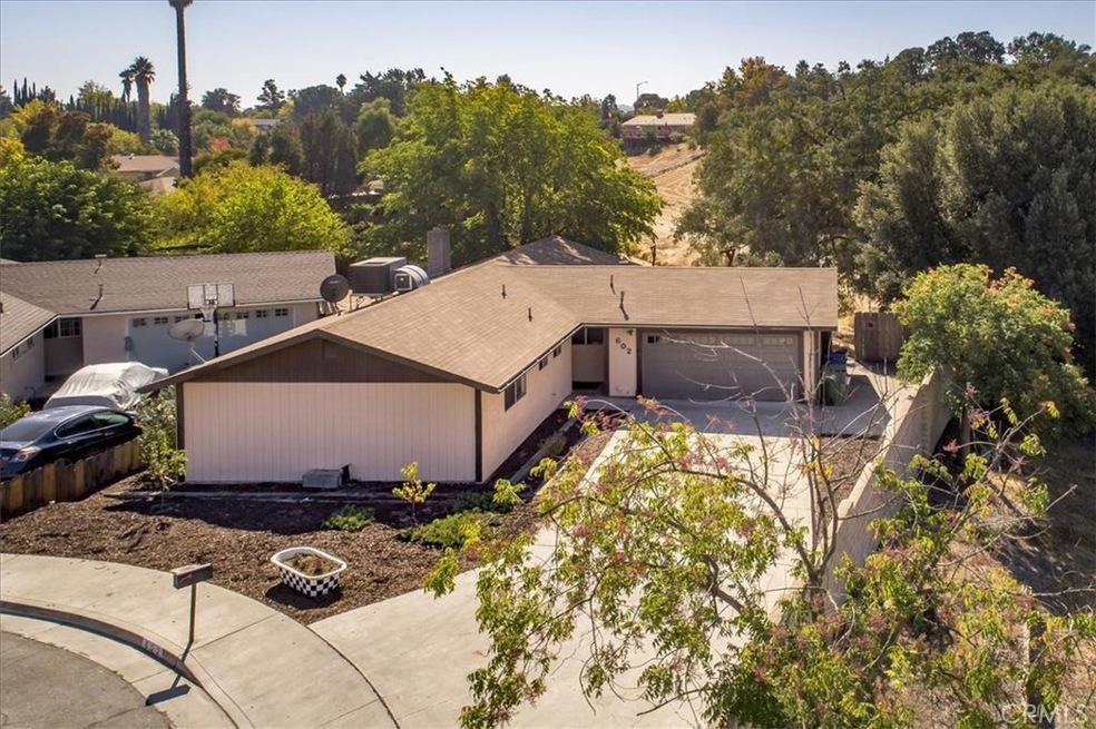 602 Laura Way, Paso Robles, CA 93446 - photo 1