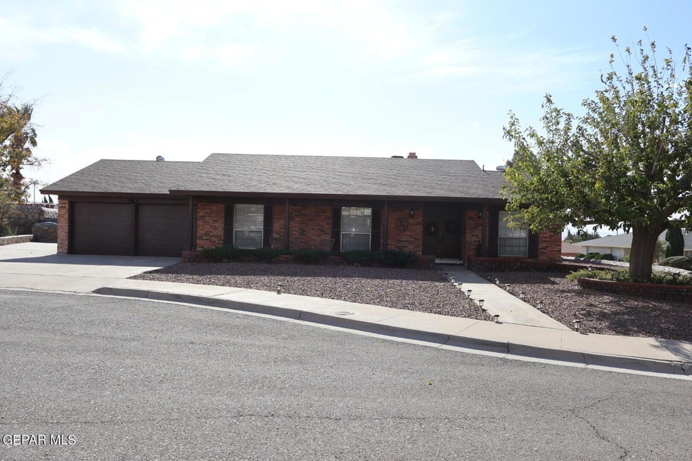 10829 Vista Lomas Dr, El Paso, TX 79935 - photo 1