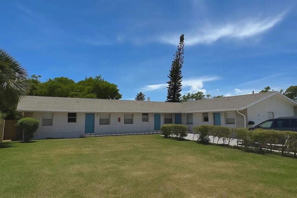 125 W 17th St unit 1, Riviera Beach, FL 33404 - photo 1