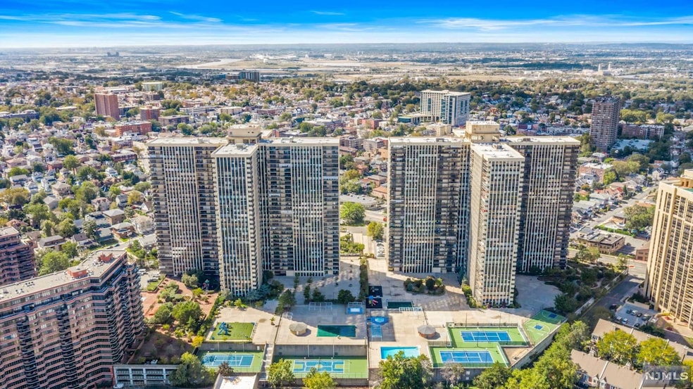 Sold $350,000 • Co-Listing Agent