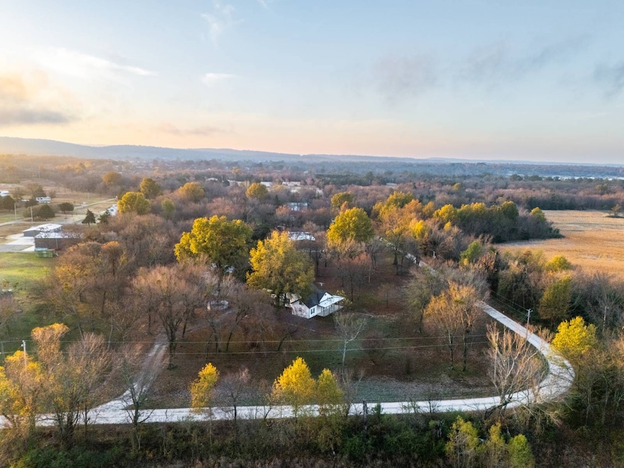 421842 E 1155 Rd, Eufaula, OK 74432 - photo 1