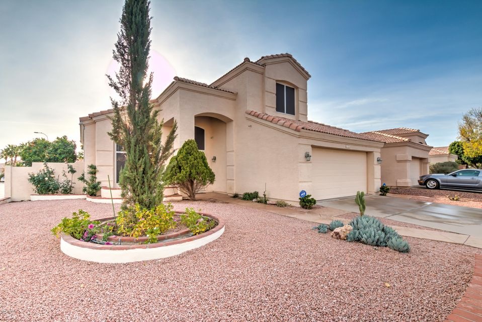 817 N Gregory Pl-1