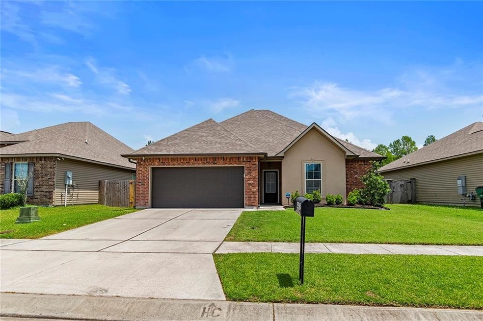 4472 Park Shore Dr, Marrero, LA 70072 - photo 1