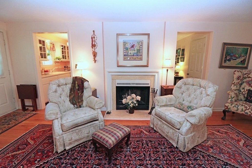 617 Washington St unit 105, Wellesley, MA 02482 - photo 1