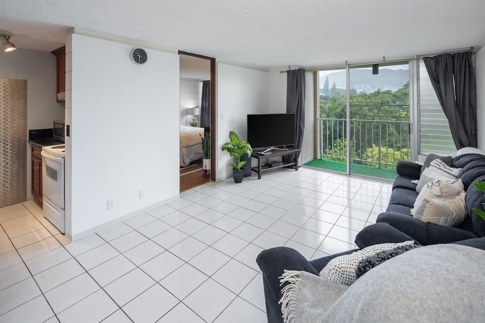 Nuuanu Park Place unit B508, Honolulu, HI 96817 - photo 1