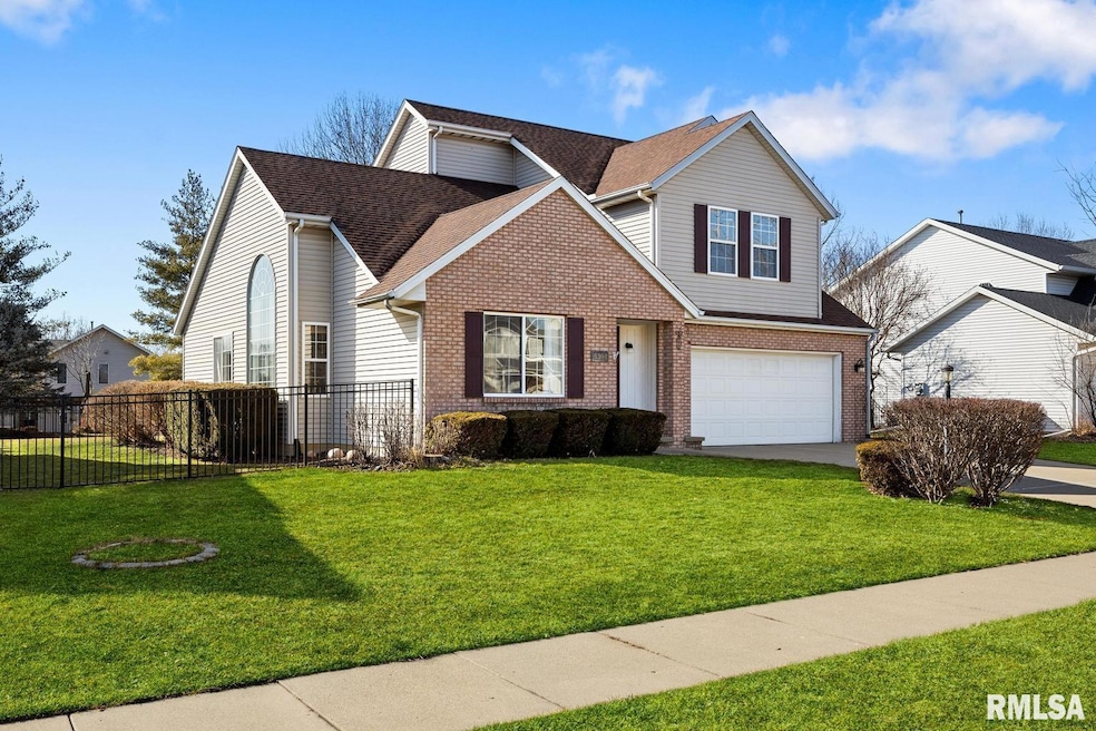 5301 N Castleberry Dr, Peoria, IL 61615 - photo 1