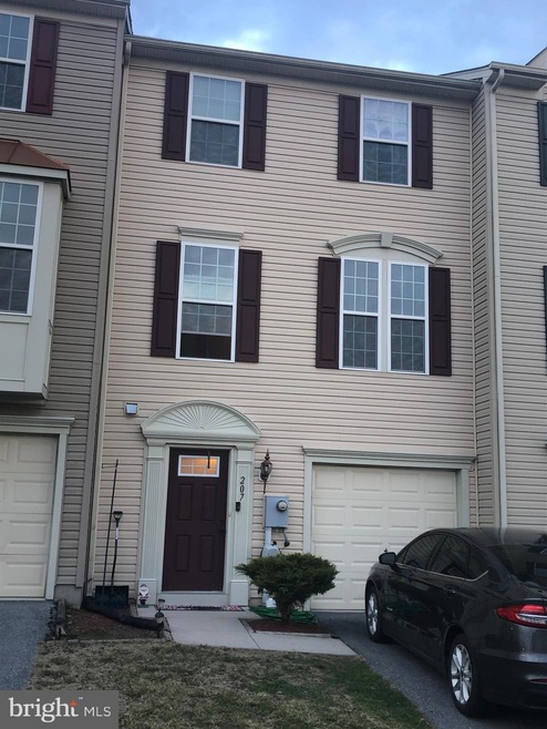 207 Tidewater Terrace, Falling Waters, WV 25419 - photo 1