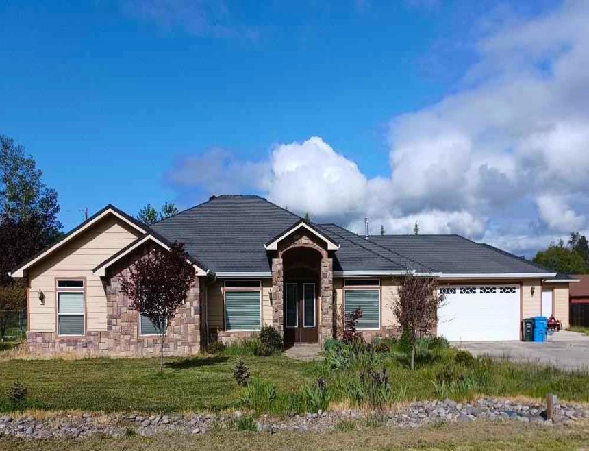 600 Coutant Ln, Grants Pass, OR 97527