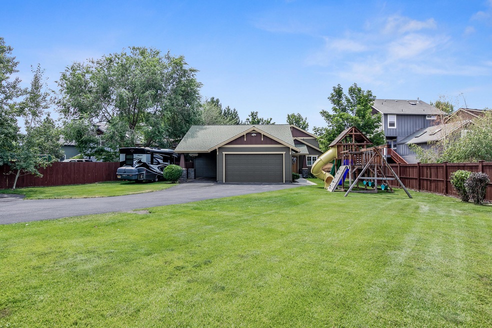 62672 Larkview Rd, Bend, OR 97701 - photo 1