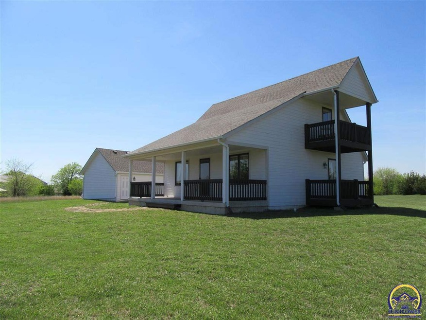 1836 E 900th Rd, Lawrence, KS 66049 - photo 1