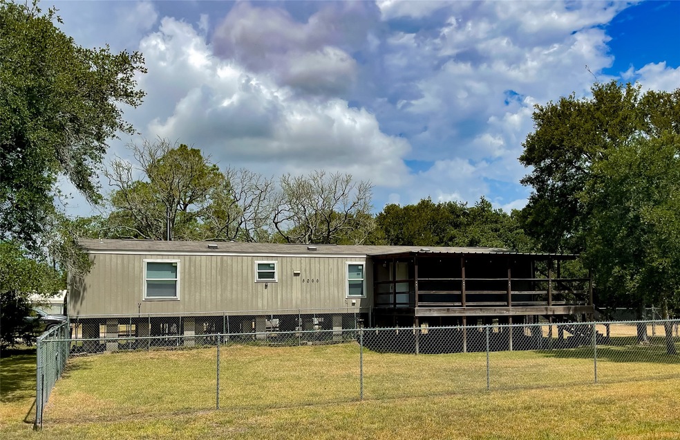 5066 S Belt St, Brazoria, TX 77422 - photo 1