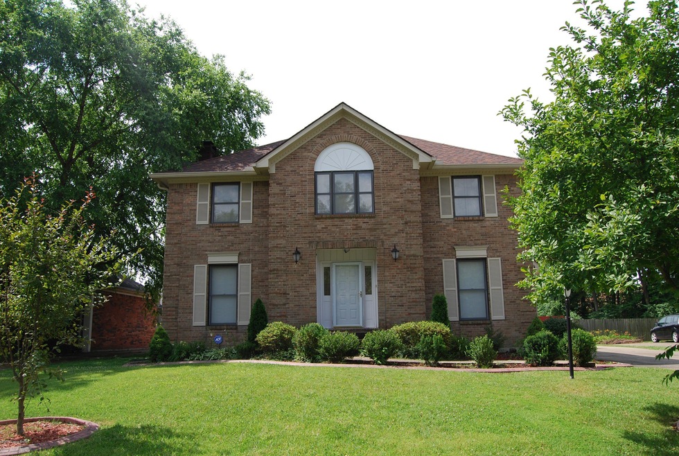 7512 Newton Dr, Louisville, KY 40228 - photo 1