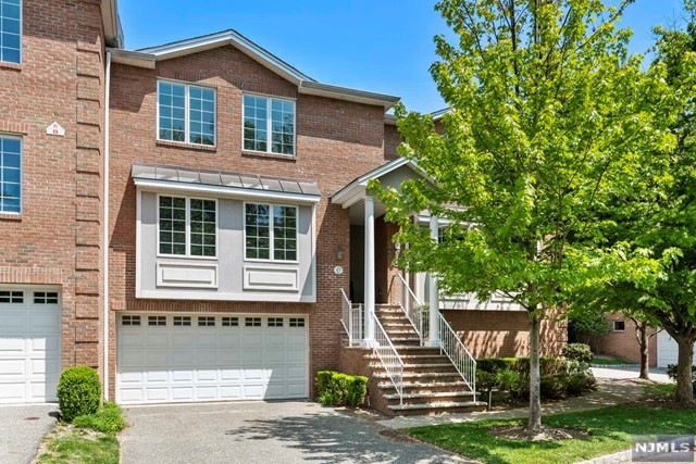 17 Skymark Ct, Upper Saddle River, NJ 07458 - photo 1