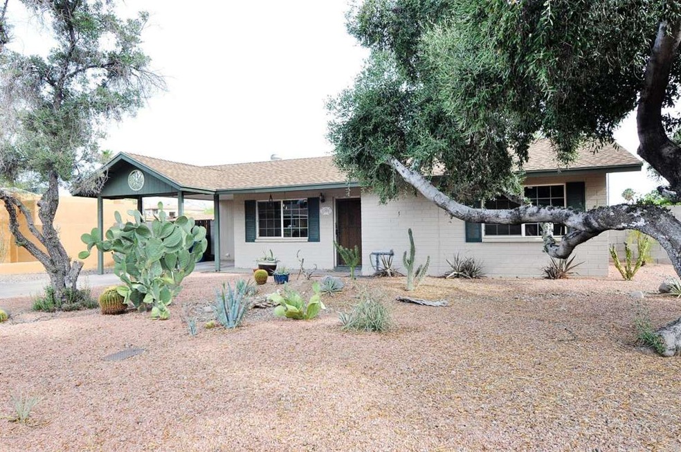 1201 E Becker Ln, Phoenix, AZ 85020 - photo 1