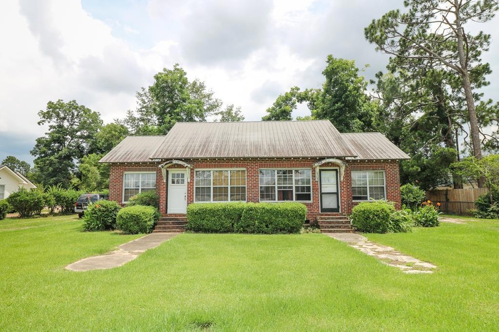 305 E 4th St, Donalsonville, GA 39845 - photo 1