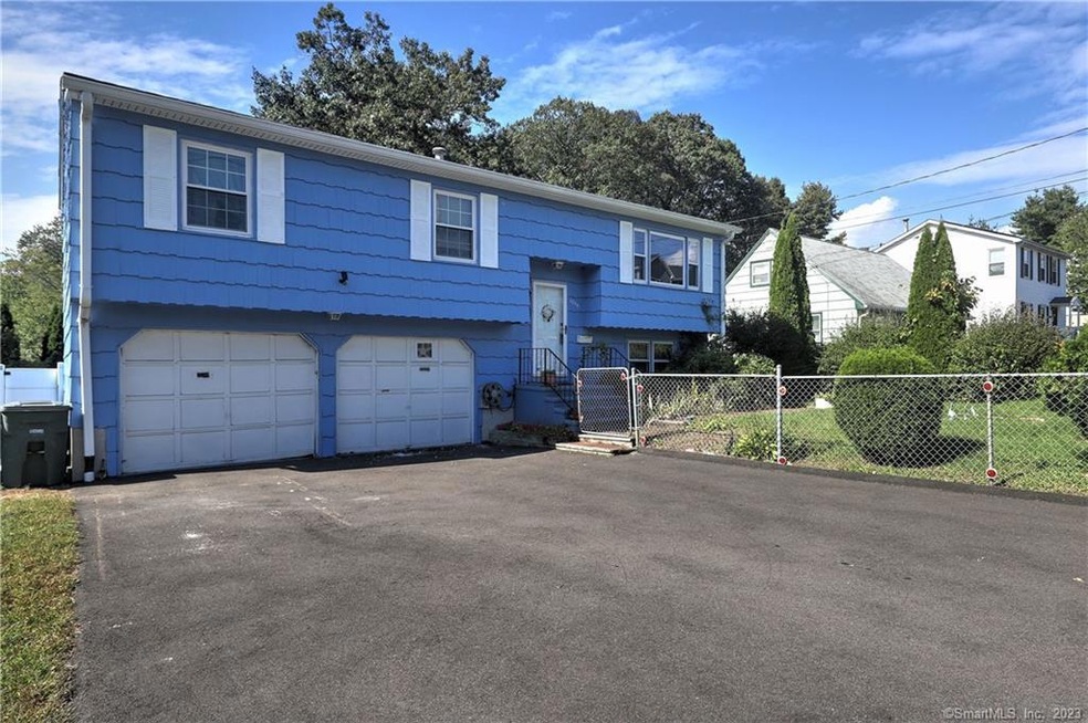 1255 Chopsey Hill Rd, Bridgeport, CT 06606 - photo 1