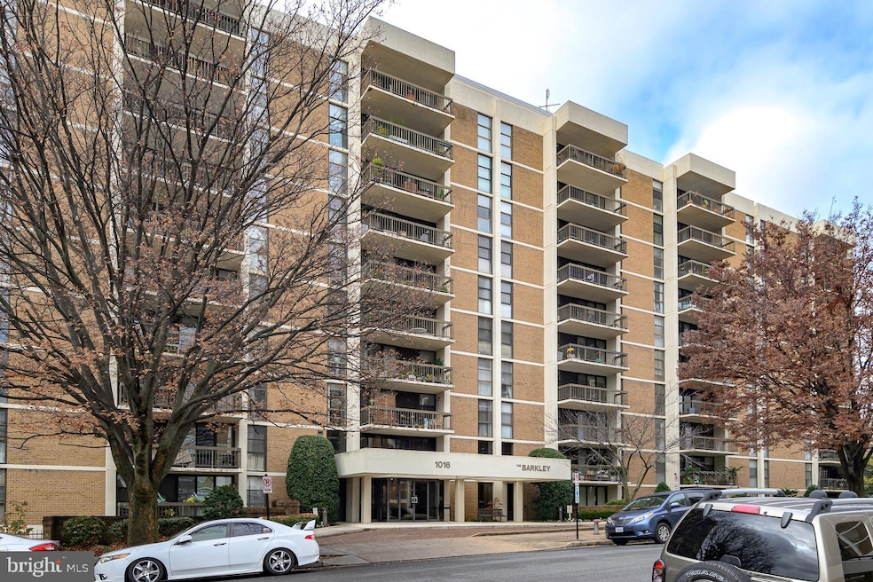 The Barkley unit 604, Arlington, VA 22204 - photo 1