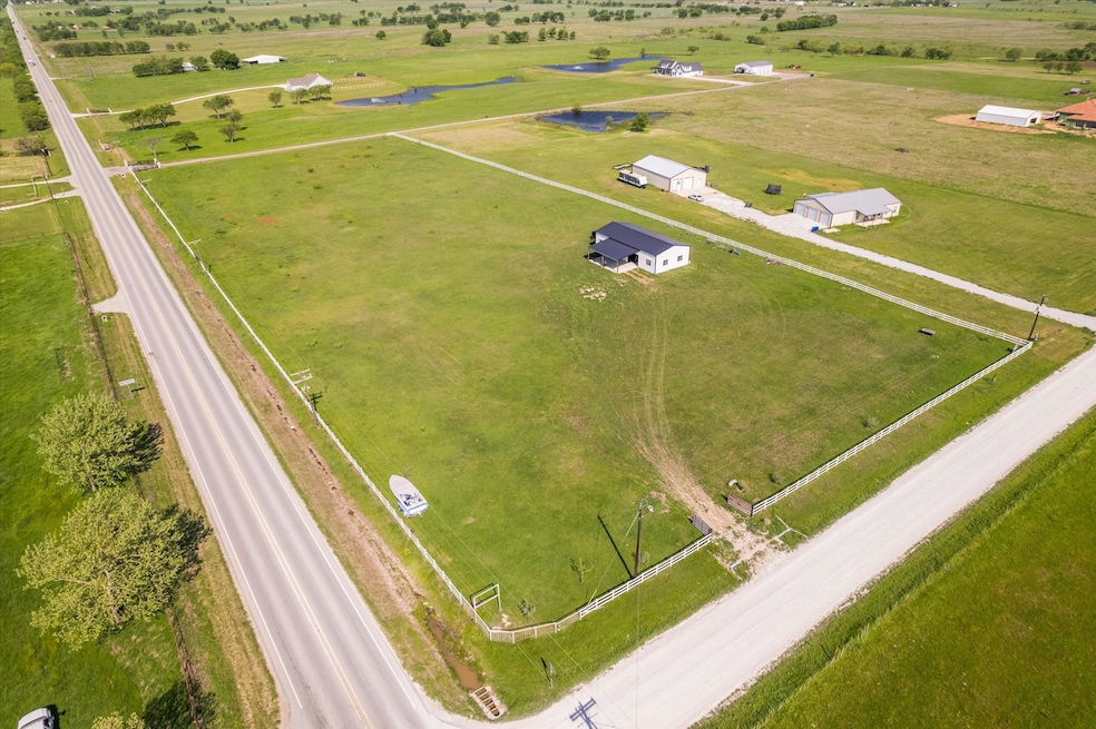 25 Cr 235, Valley View, TX 76272 - photo 1