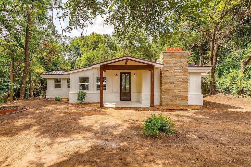 1315 Vine St, Weatherford, TX 76086 - photo 1