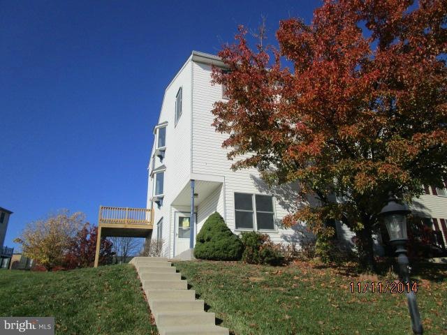 614 Knightsbridge Dr, Hagerstown, MD 21740 - photo 1