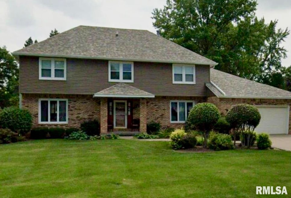 2203 E 46th St, Davenport, IA 52807 - photo 1