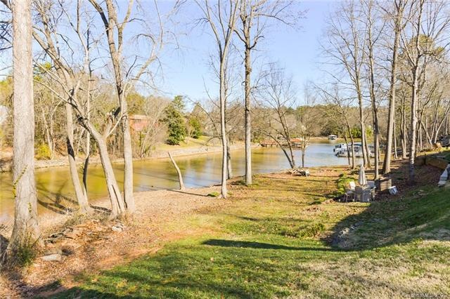 Beautiful lake-front condo on Lake Wylie!!