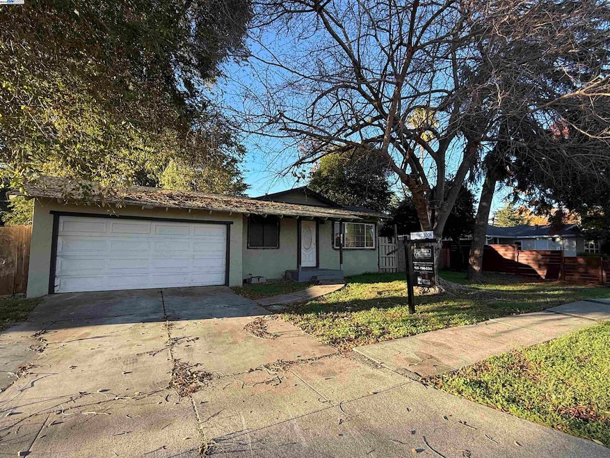 1567 Glazier Dr, Concord, CA 94521 - photo 1