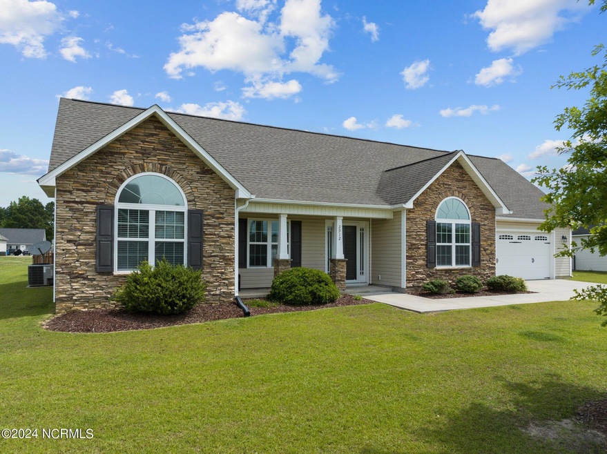 2912 Cresset Dr, Winterville, NC 28590 - photo 1