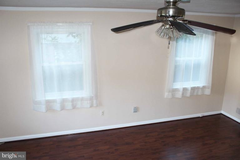 5869 Blaine Dr, Alexandria, VA 22303 - photo 1
