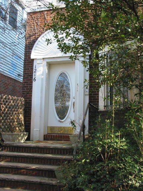 1216 Palisade Ave unit 2nd Floor, Union City, NJ 07087 - photo 1