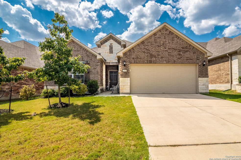 10919 Yaupon Holly, Helotes, TX 78023 - photo 1