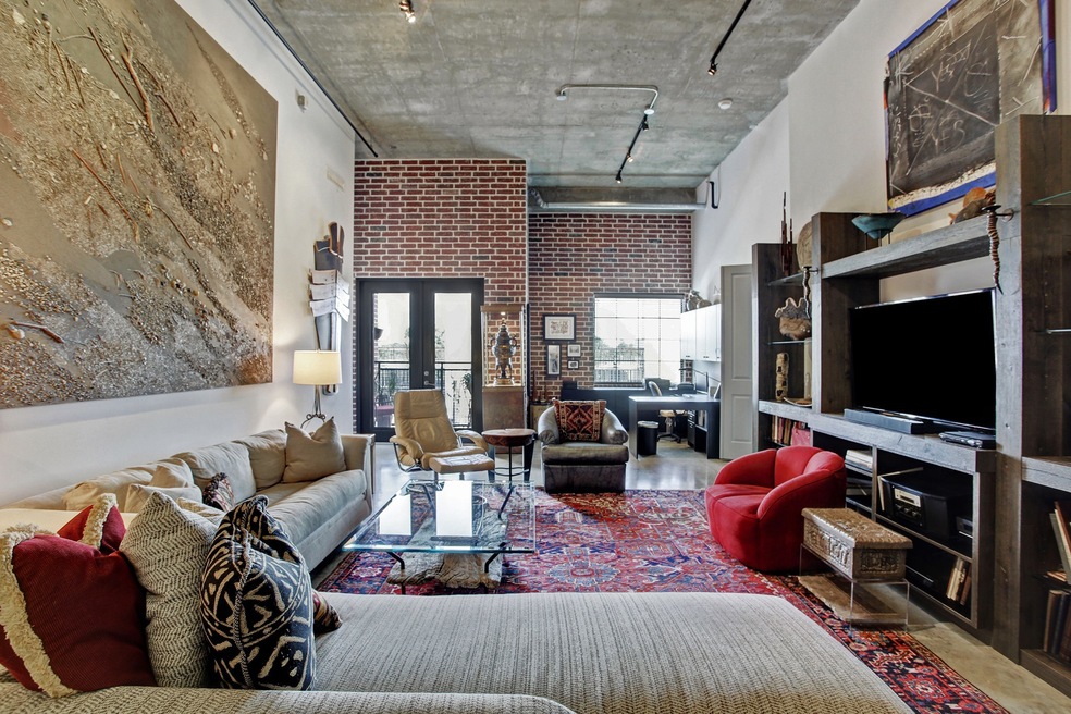 1111 Studewood St unit 403, Houston, TX 77008 - photo 1