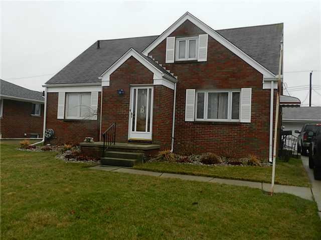 2440 Roseann Dr, Toledo, OH 43611 - photo 1
