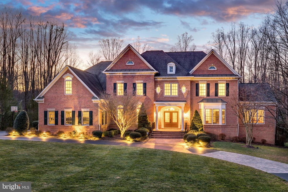 1176 Old Tolson Mill Rd, McLean, VA 22102 - photo 1