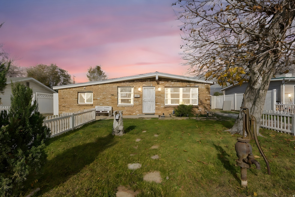 954 W 630 N unit 34,, Orem, UT 84057 - photo 1