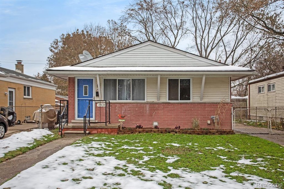 19434 Deering Livonia_1-1.jpg