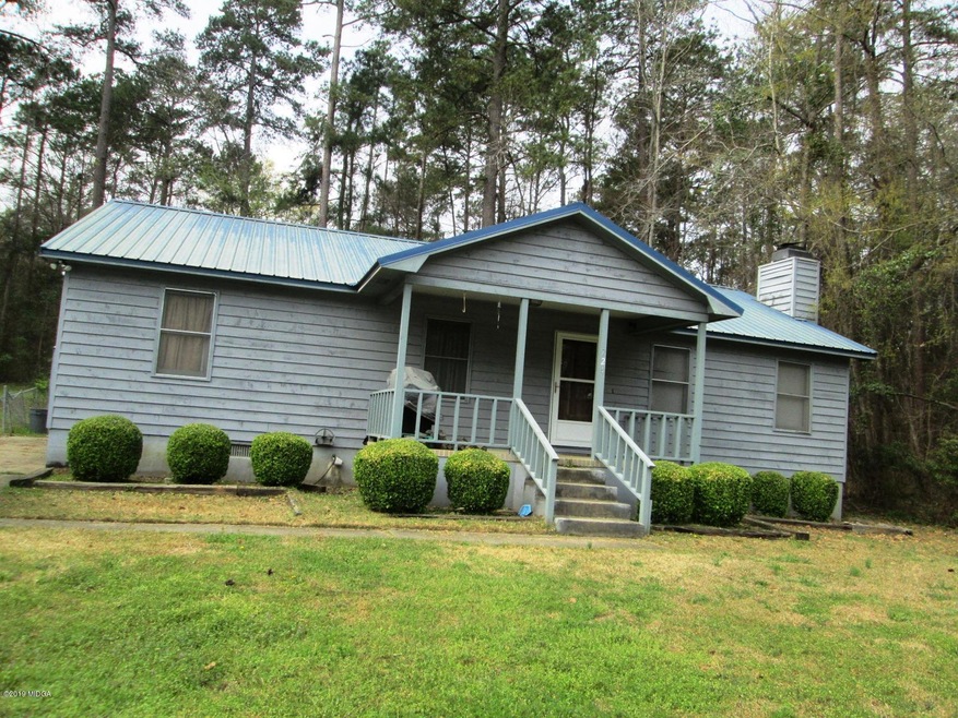 1 Front Exterior