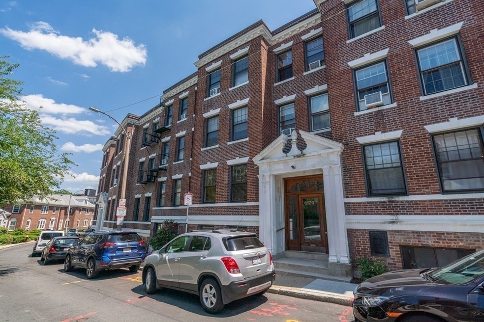 120 Lanark Rd unit 7, Brighton, MA 02135 - photo 1