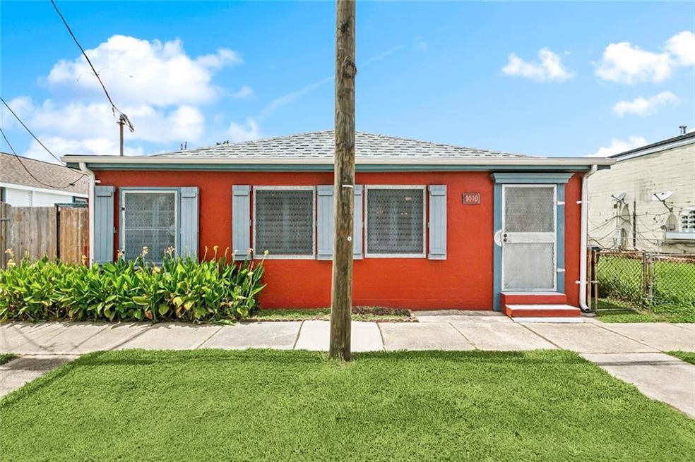 1010 Angela St, Arabi, LA 70032 - photo 1