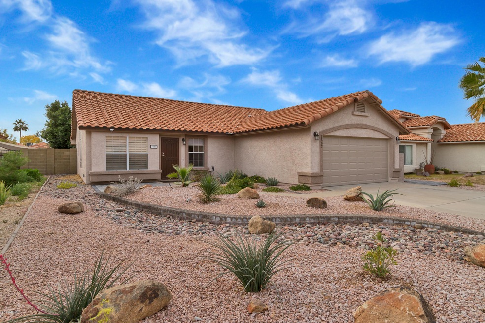 3507 E Wickieup Ln-0078