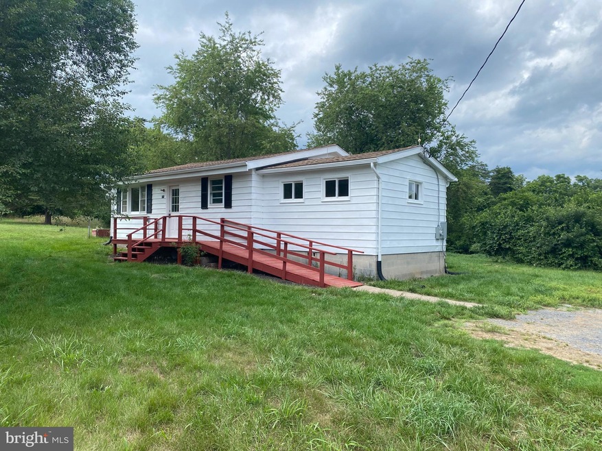 292 Arnold Dr, Hedgesville, WV 25427 - photo 1