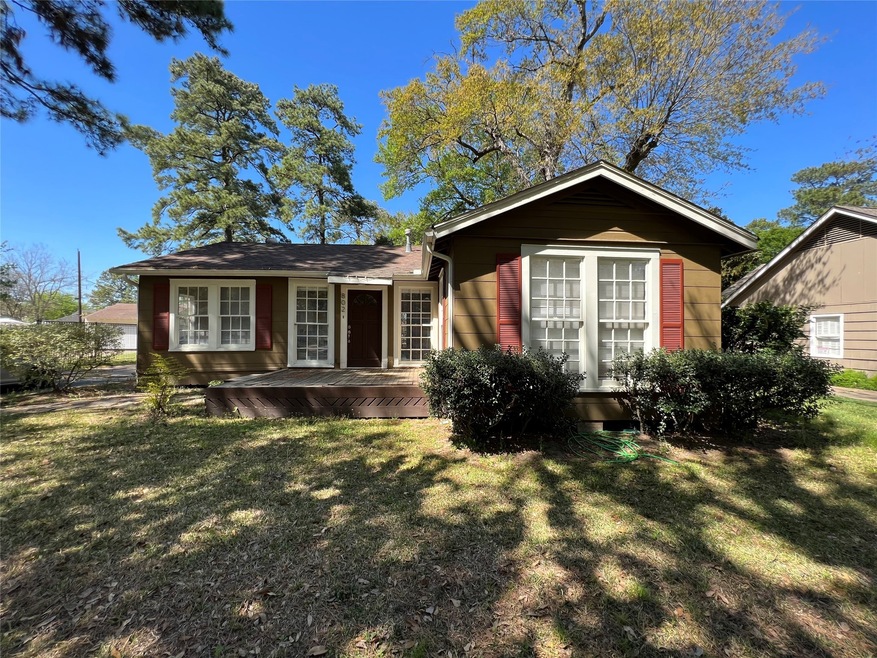 802 W 32nd St, Houston, TX 77018 - photo 1
