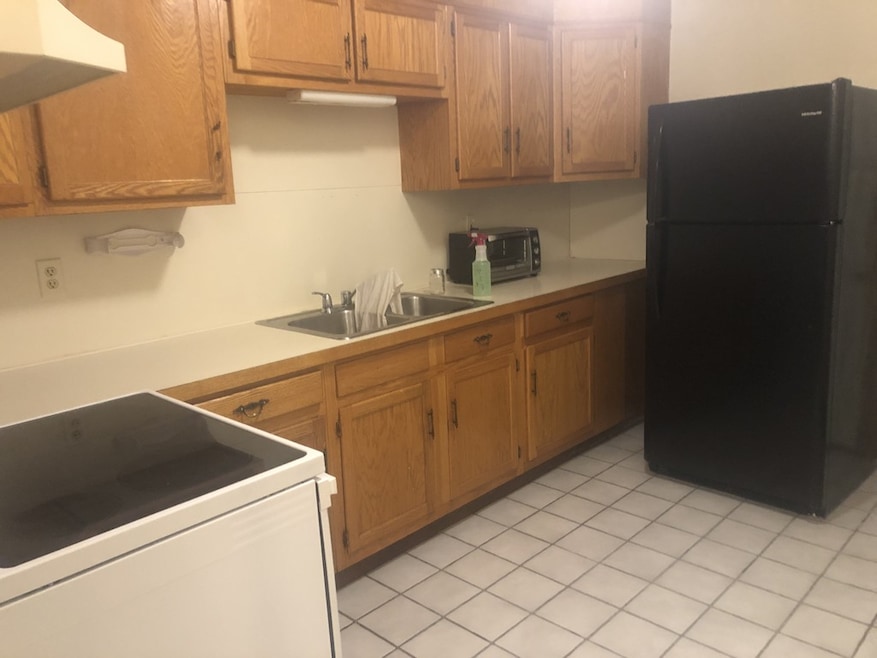 28 Rapalus St unit B, Springfield, MA 01151 - photo 1