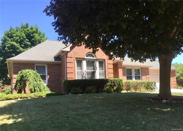Rare ranch find in Rochester Hills!