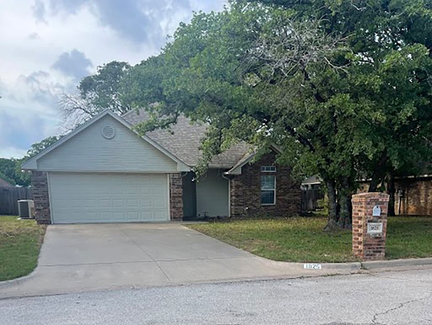 1825 Laura St, Weatherford, TX 76086 - photo 1