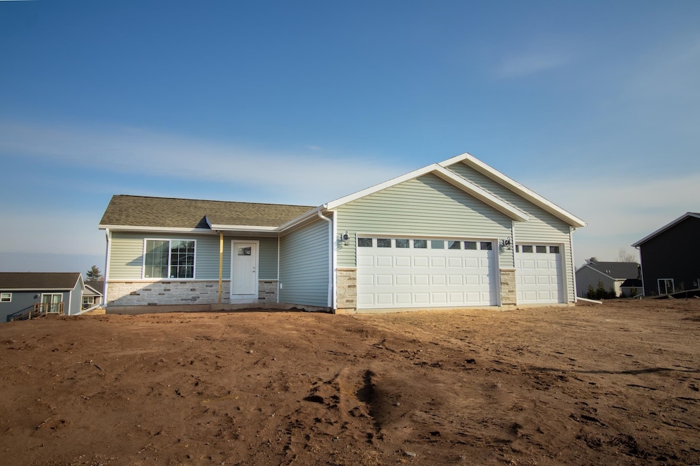 2285 Young Dr, Waupaca, WI 54981 - photo 1