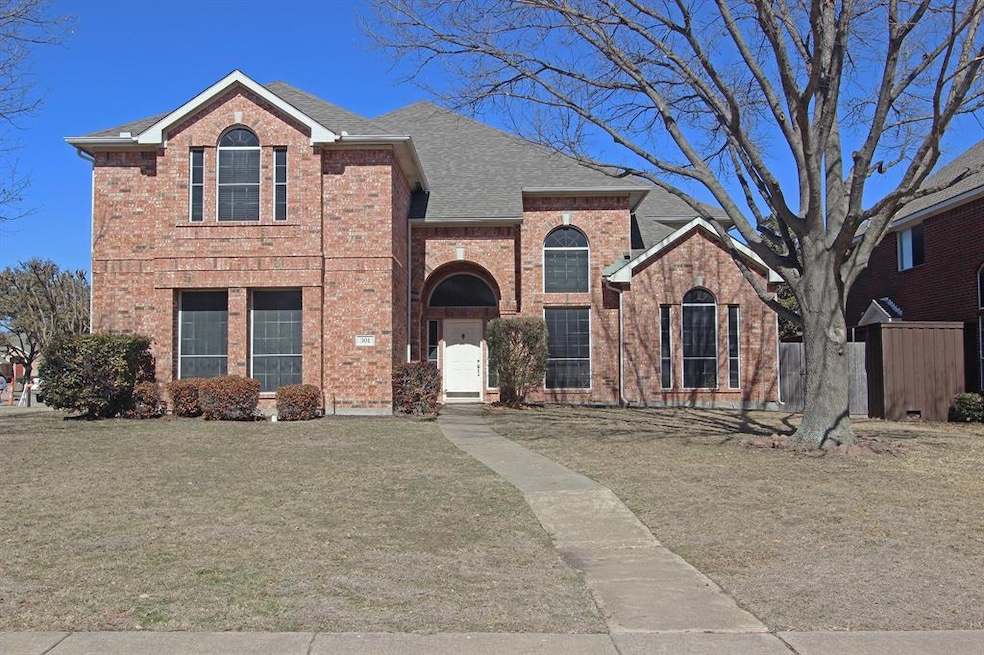 301 Sycamore Dr, Murphy, TX 75094 - photo 1